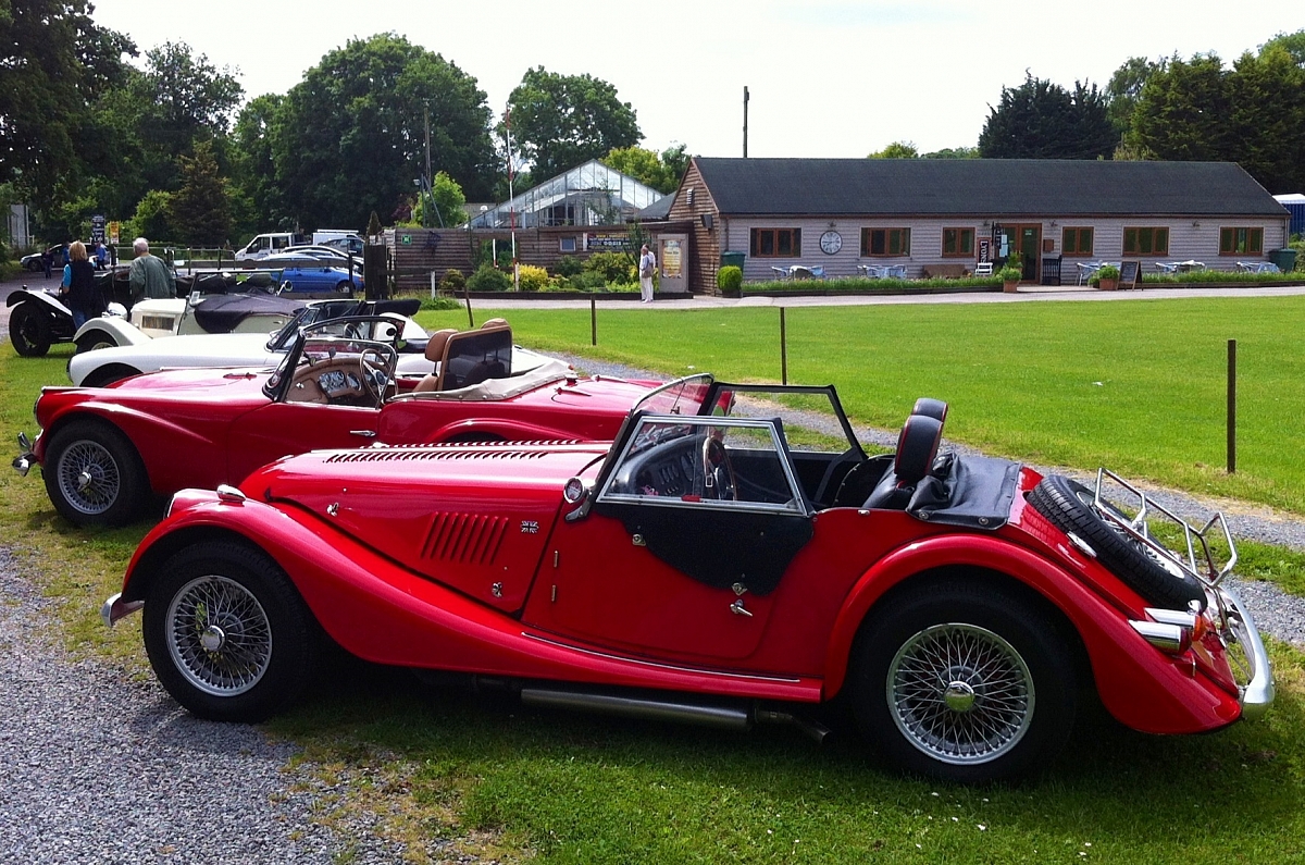 The Departure Lounge - Classic Car Sundays