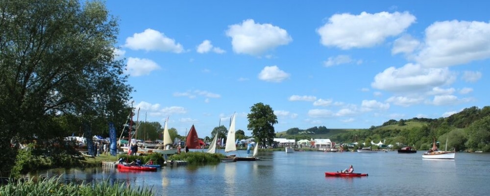Beale Park Boat & Classic Car Show
