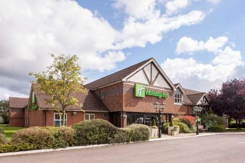 Kennet Valley TR Group go to the Holiday Inn, Padworth to sample it as possible new venue?