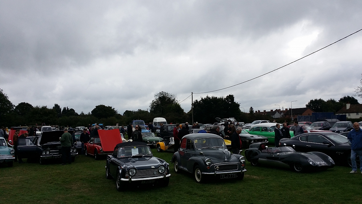 Kennet Valley TR Group attend Thatcham Classic Show in aid of MacMillan