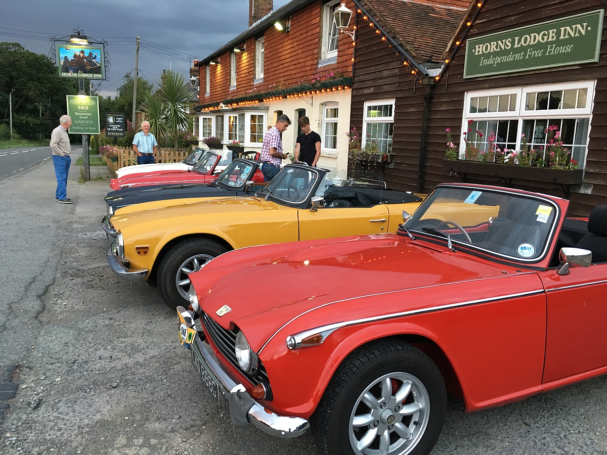 TR Action 297 South Downs Group Social Scene - April 2017