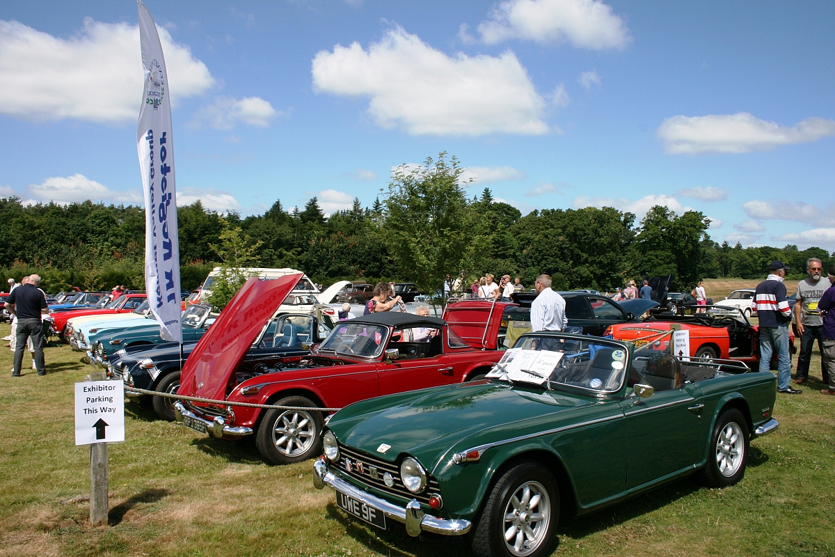Notcutts Inaugural Classic Car show attracts 200 classics on a very sunny day in Oxfordshire
