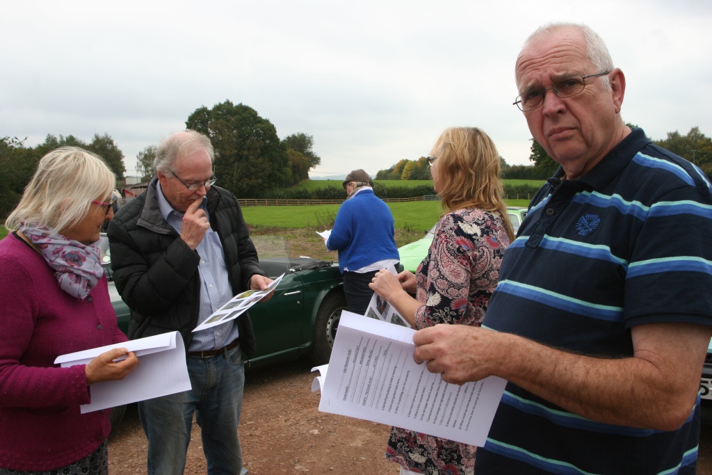 A drive with clues, to Sian & Martin's home for a shared picnic