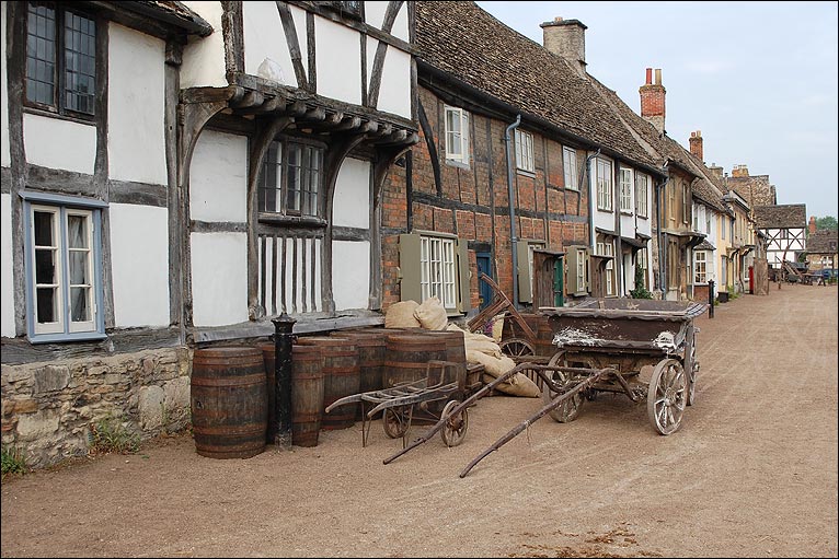 Glavon - Walking Treasure Hunt around Lacock Village