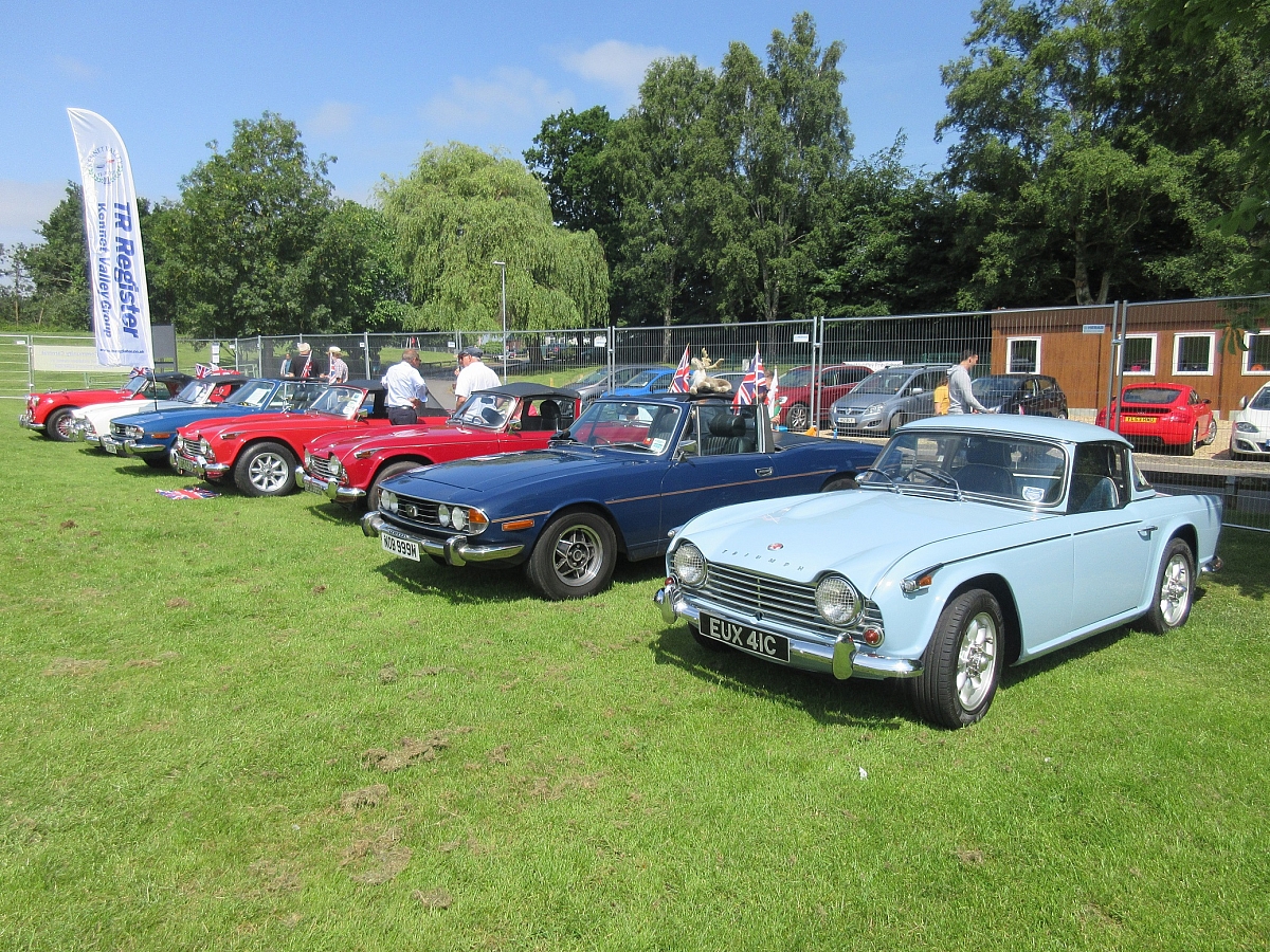 Kennet Valley TR Group enjoy a sunny day at Woodley