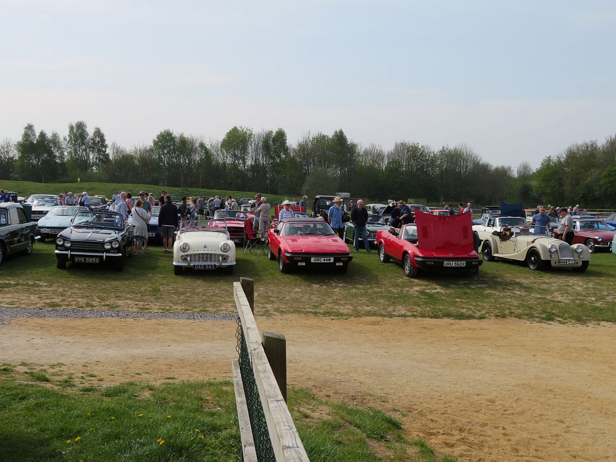 Kennet Valley TR Group enjoy Easter Sunshine at Spring Vehicle Meet