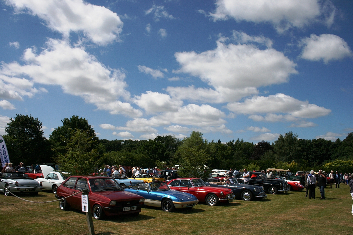 Kennet Valley TR Group members invited to Notcutts Classic Show
