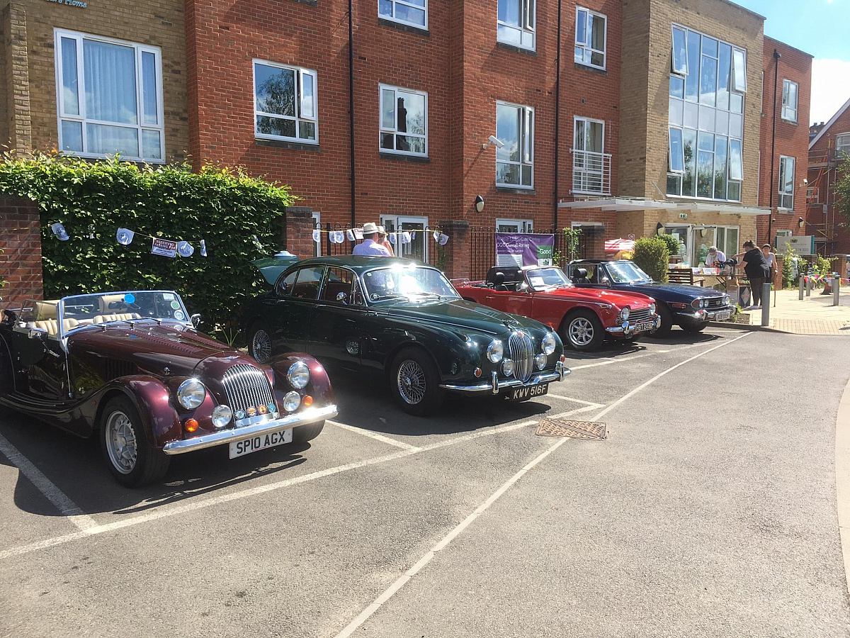 Kennet Valley Group Members help to give Acacia Care Home Residents a Special Memory Day!