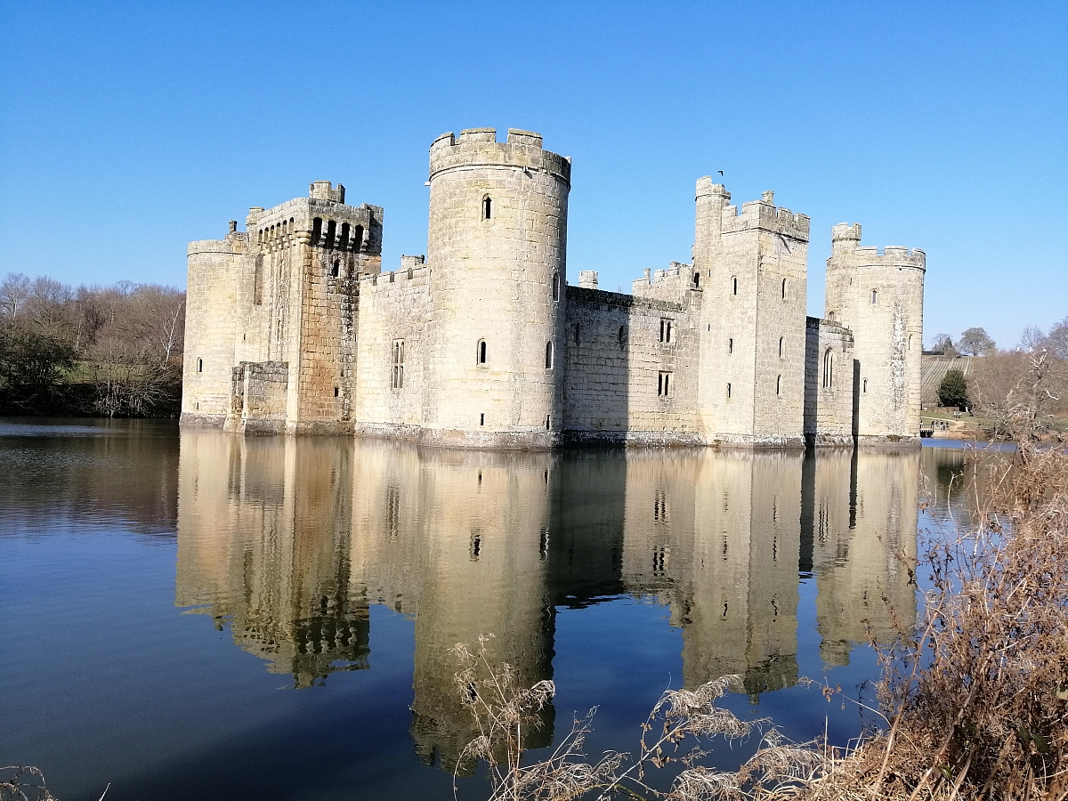 A visit to Bodiam Castle - a glimpse of medieval splendour